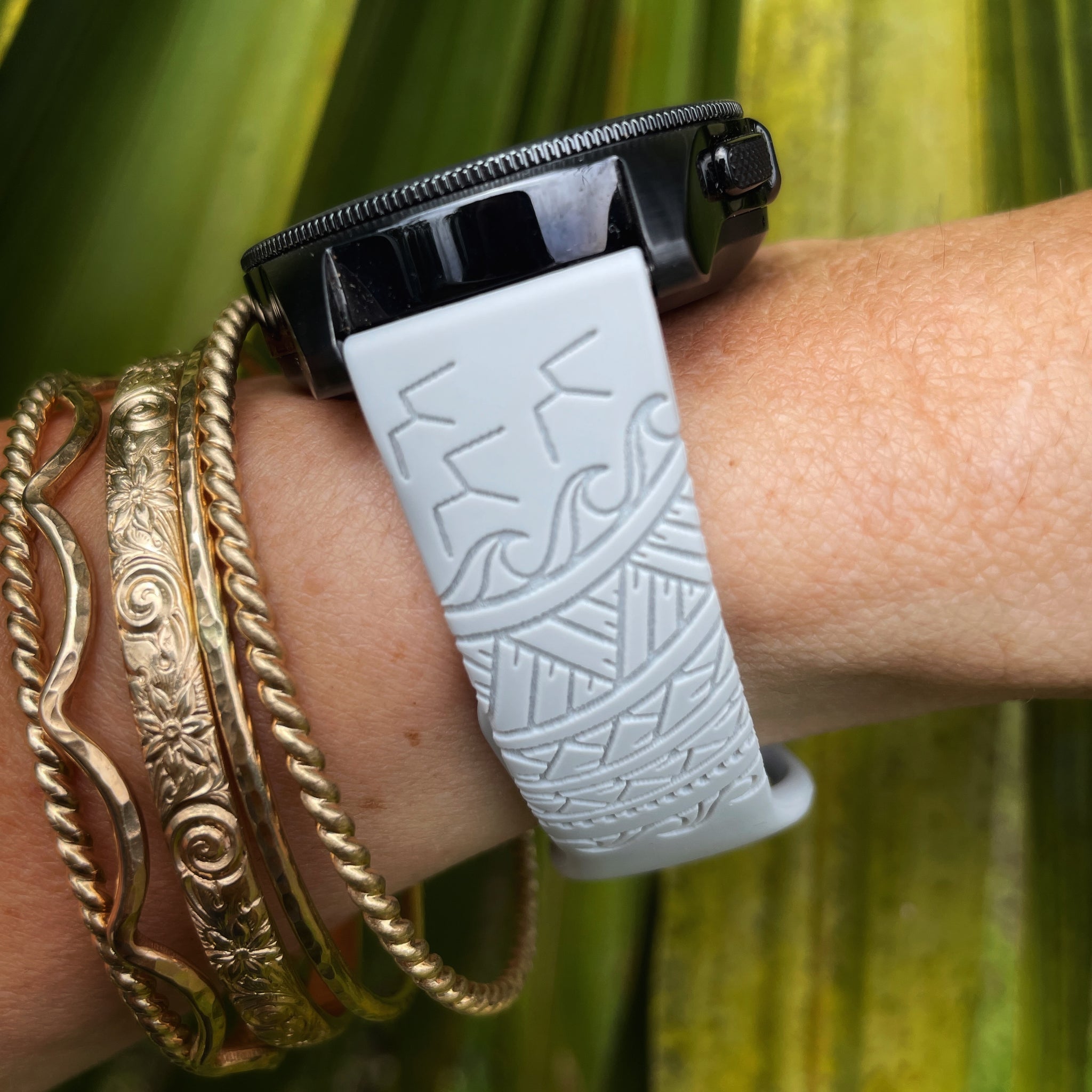 'Iwa Bird Tribal 22mm Silicone Watch Band Compatible with Samsung & More