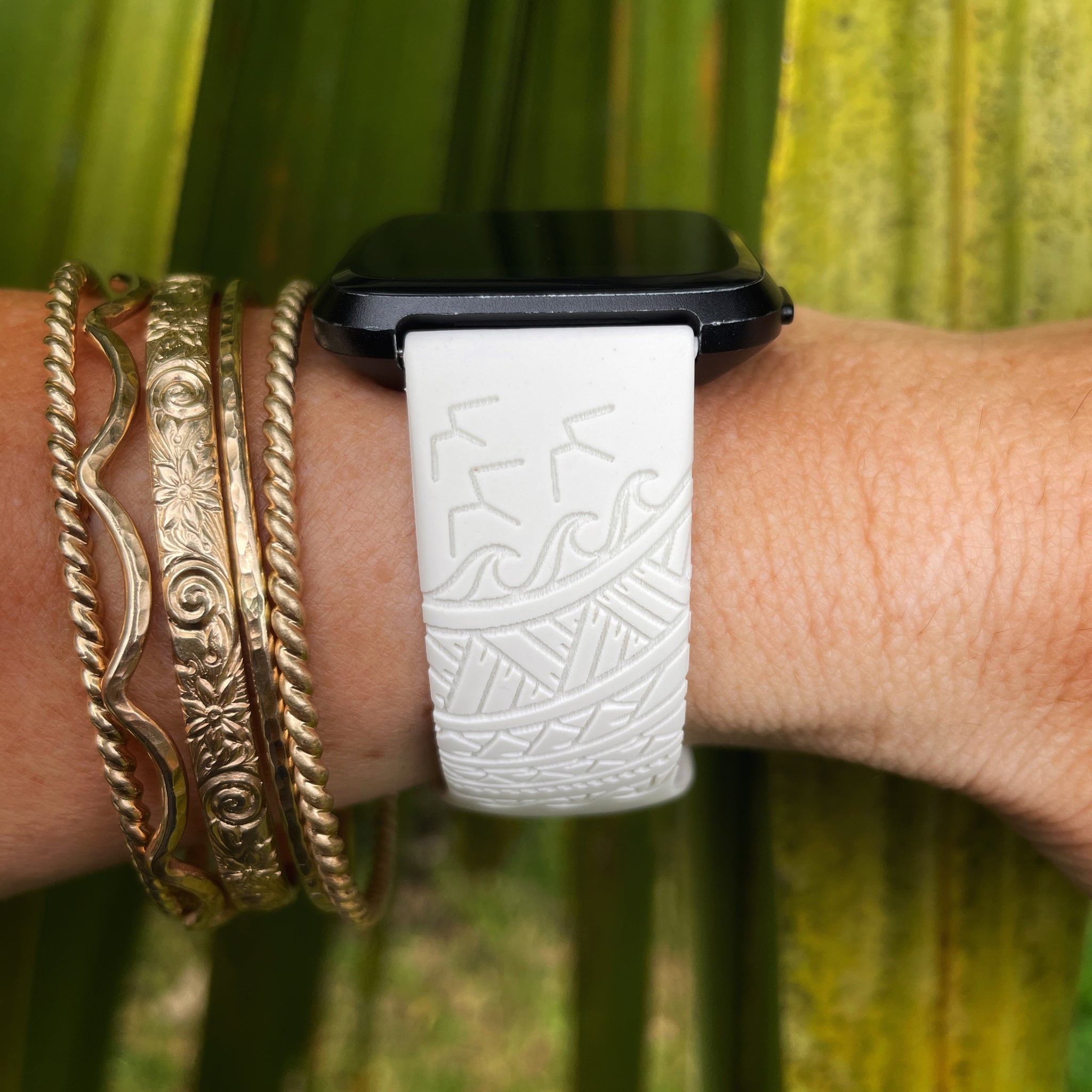 'Iwa Bird Tribal Silicone Watch Band Compatible with Fitbit Versa, Versa 2, and Versa Lite